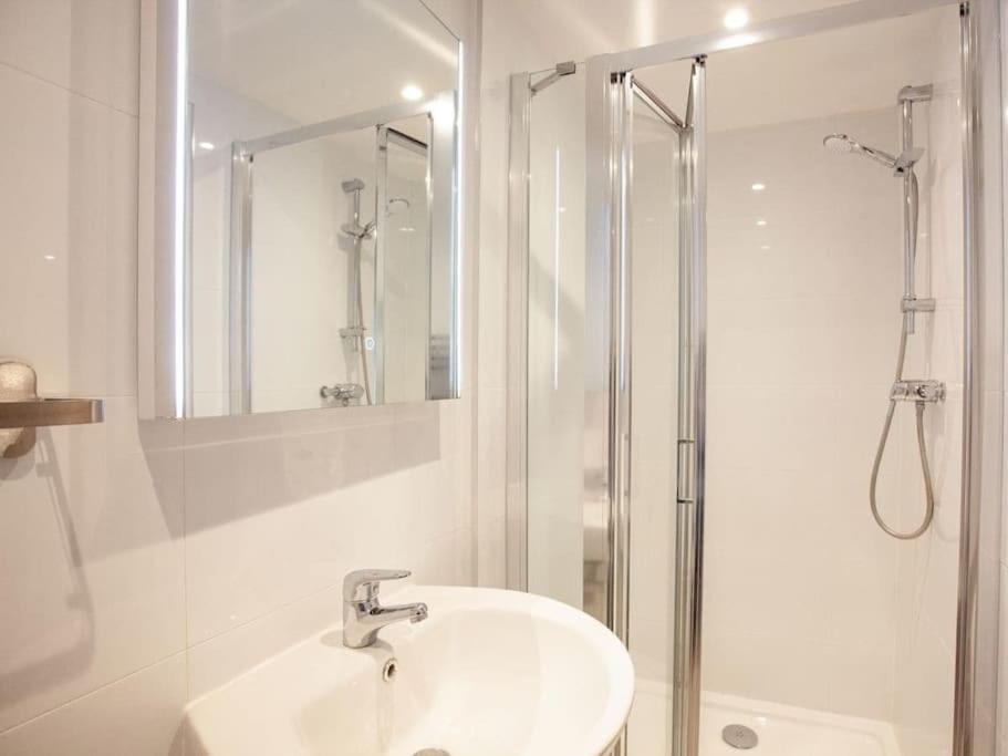 1 Perfectly Located Stylish, Comfortable Apartment Sidmouth Ngoại thất bức ảnh